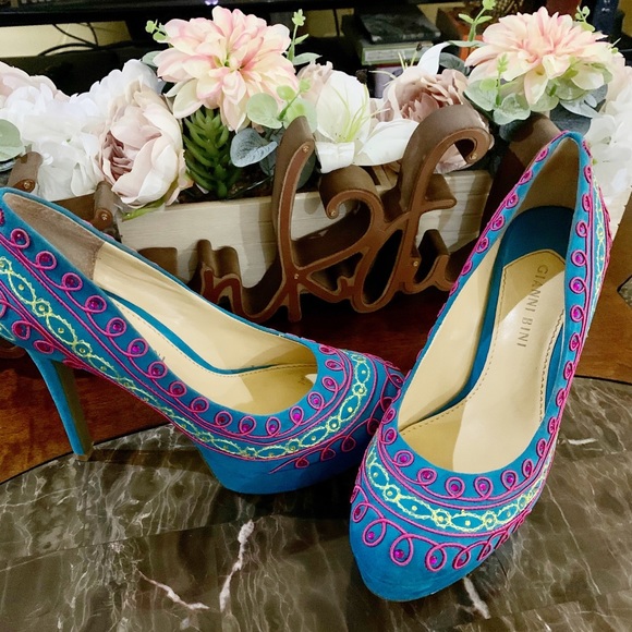 Latin fever party heels. - Picture 2 of 4